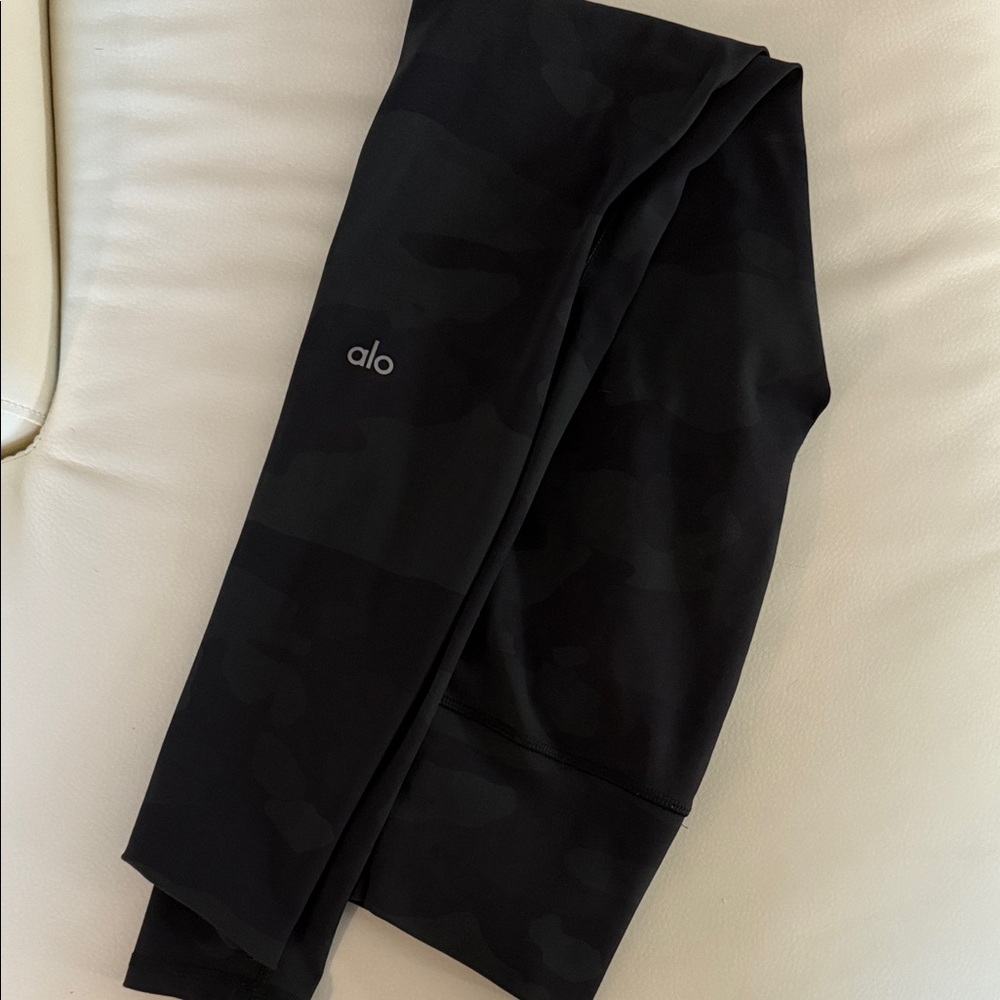 ALO Yoga Kids Dark Camouflage Leggings